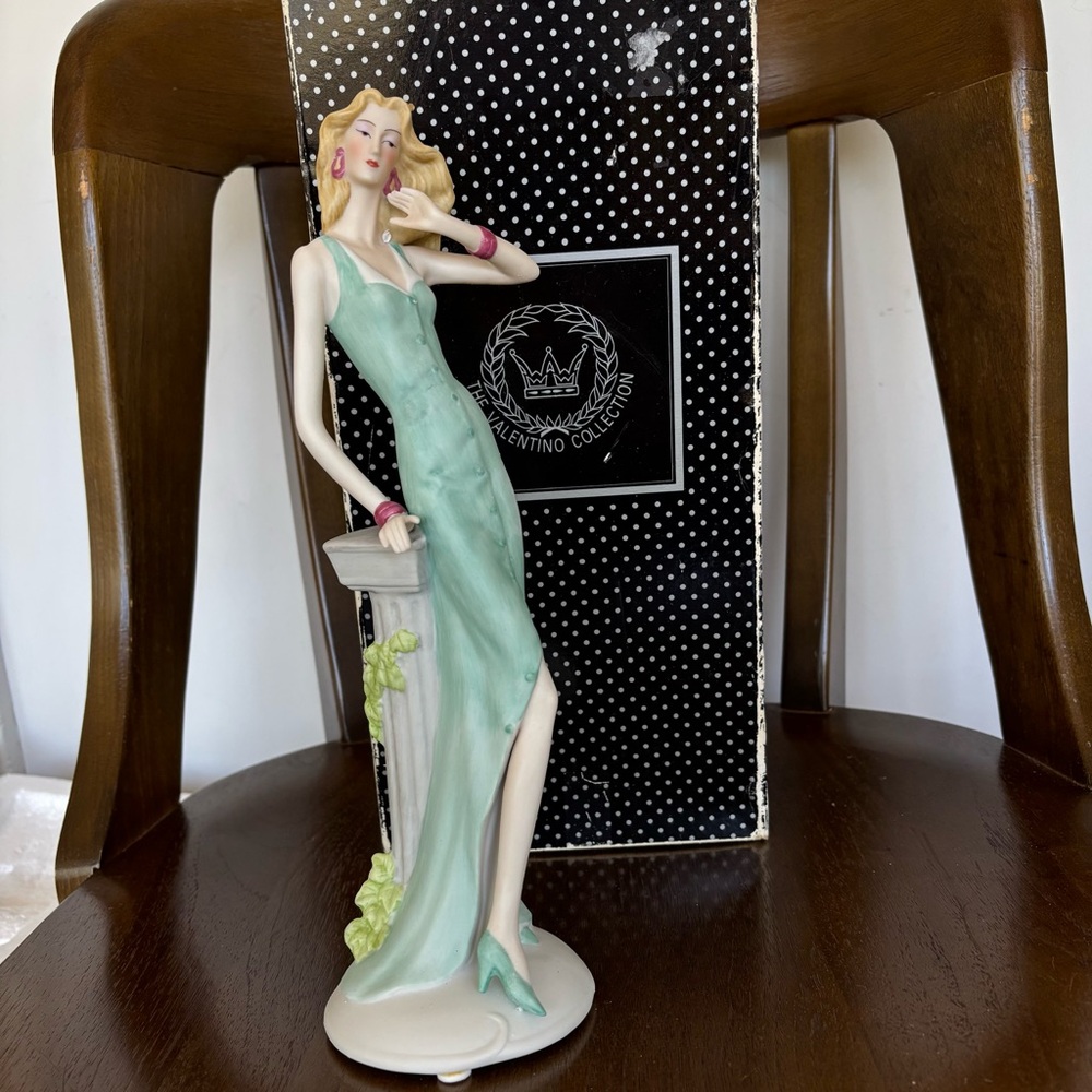 Valentino Collection Lady Francesca Porcelain Figurine in Box 1988